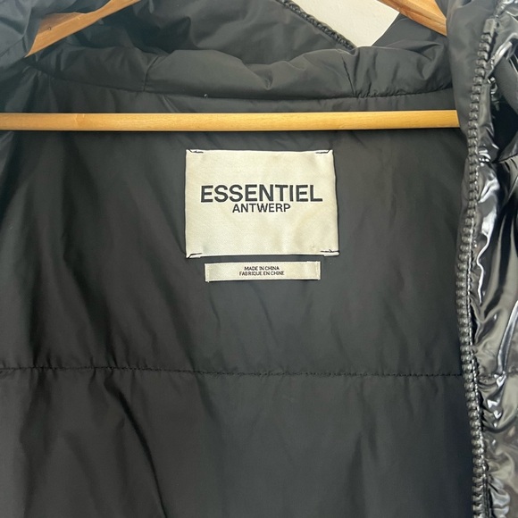 Essentiel Antwerp Black Gloss Oversized Quilted Duck Down Hooded Puffer Jacket - Picture 4 of 16